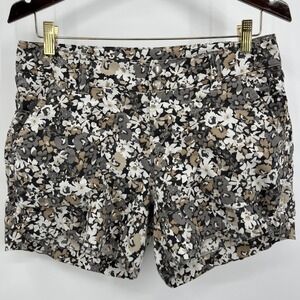 Columbia Shorts Womens 8 Grey Floral Flexible Five Inch Inseam Pockets